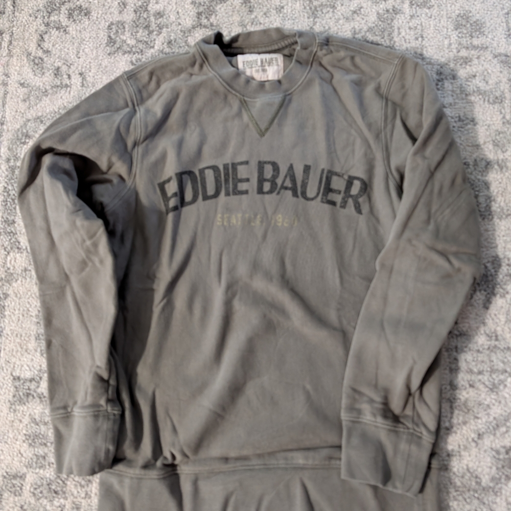 Eddie Bauer Men's Crewneck Sweater in Gray